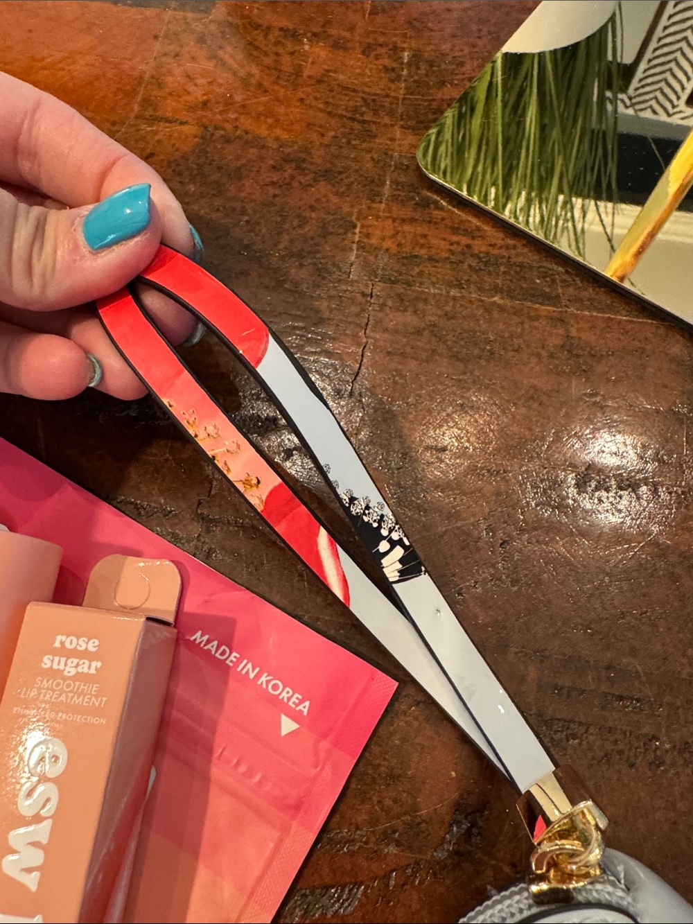 💕kate spade pastel light blue dome cosmetic pouch and earrings w/beauty kit (3) - Picture 8 of 9